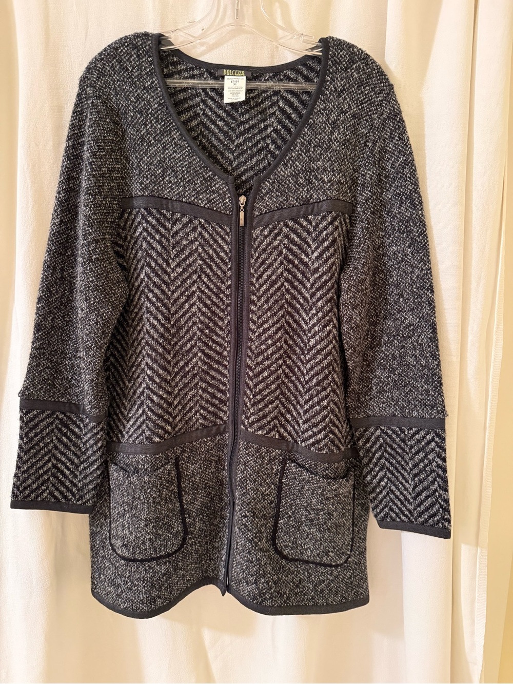 Dolcezza Black & Gray Zip Front Knit Cardigan